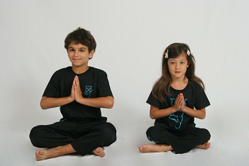 namaste-boy-girl-kid-meditation